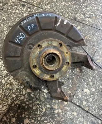 Skoda Yeti (5L) Front wheel hub