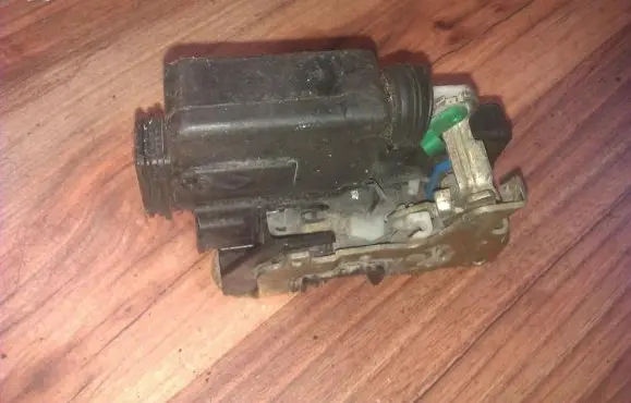 Renault 19 Front door lock