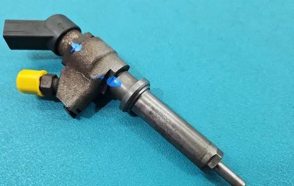 Fuel injector