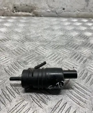 BMW X5 E70 Windscreen/windshield washer pump 6934160