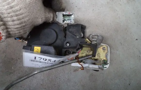 Honda Accord Front door lock