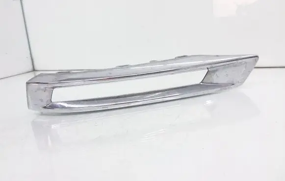 Under headlight/headlamp trim
