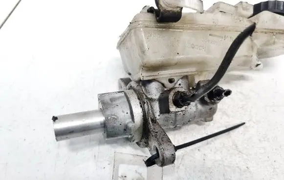 Master brake cylinder