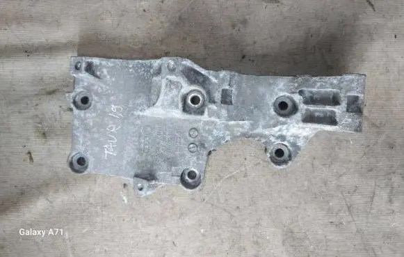 Volkswagen Touran I Generator/alternator bracket 03G903143A