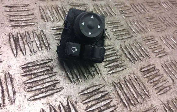 Hyundai Bayon Wing mirror switch 93530-BV010