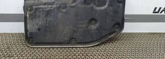 KIA Sportage Engine splash shield/under tray 291302S100