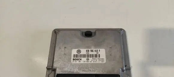 Volkswagen PASSAT B5 Engine control unit/module 038906018P 0281001720