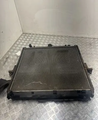 Nissan Pathfinder R51 Coolant radiator