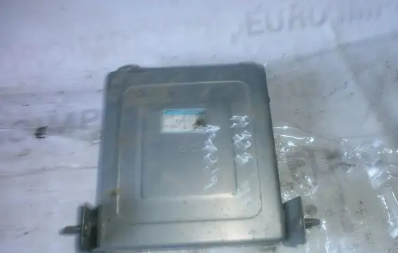 Mazda 323 Engine control unit/module b3m5188881a e2t82271m