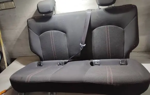 Opel Corsa E Second row seats 