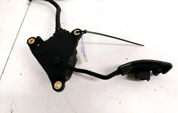Nissan Qashqai Accelerator throttle pedal 3407A 00769
