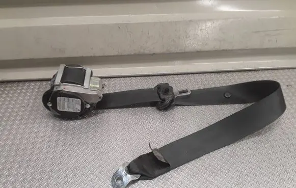 Skoda Octavia Mk2 (1Z) Front seatbelt 1Z0857701C