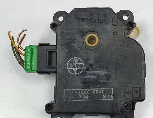 Jaguar XF X250 A/C air flow flap actuator/motor 063800-0840