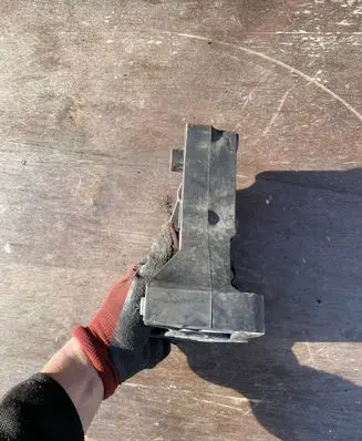 BMW 5 E60 E61 A/C compressor mount bracket 7792202