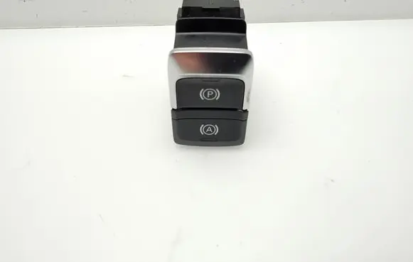 Audi Q3 8U Hand parking brake switch 8UO927225E 11189