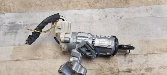 Toyota Yaris Ignition lock 8978352010 88LP0017 2842102135