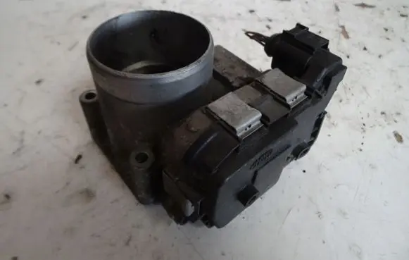 Skoda Rapid (NH) Throttle valve 03C133062M