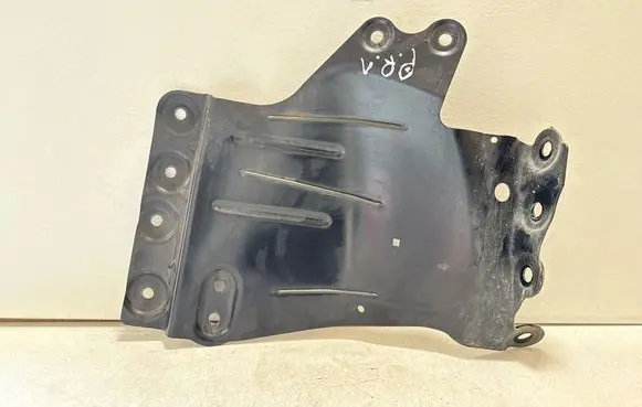 Audi Q7 4M Other under body part 4M0803598G