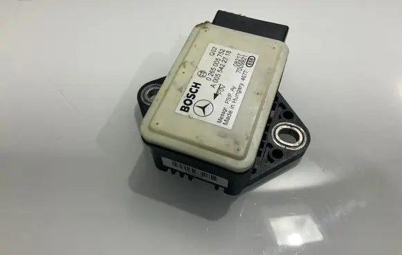 Mercedes-Benz CLS C219 ESP acceleration yaw rate sensor 0265005752 7009921