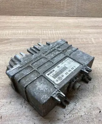 Volkswagen Golf III Engine control unit/module ECU 032906026D 0261203314 315
