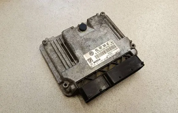 Volkswagen Caddy Engine control unit/module 03L907309AE 0281017946