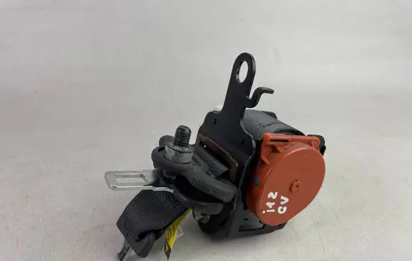 Subaru Impreza IV Rear seatbelt