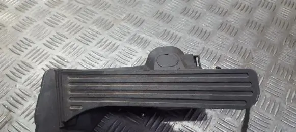 Volkswagen PASSAT B6 Accelerator throttle pedal 1K2721503M 6PV008745-00
