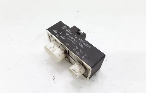Volkswagen Polo V 6R Glow plug pre-heat relay 1J0919506M 104400000