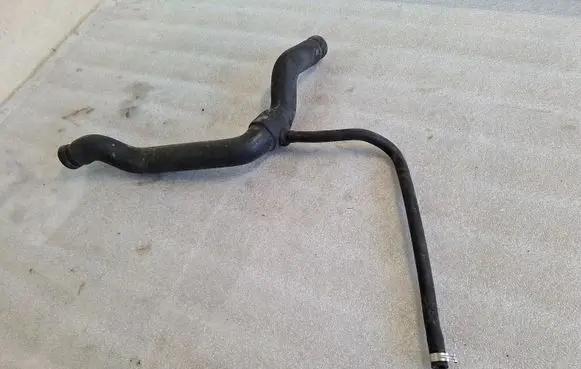 Audi 100 S4 C4 Engine coolant pipe/hose 4A0121101