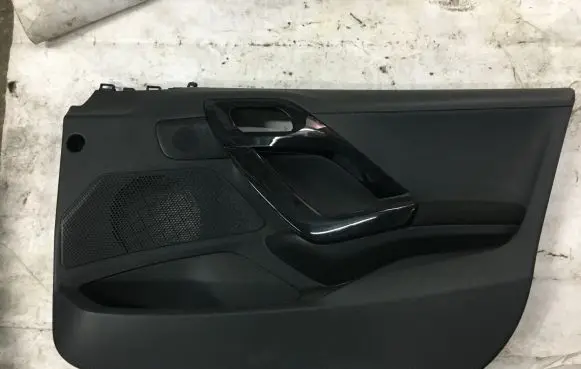 Peugeot 208 Front door card panel trim 96763525ZD