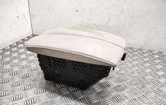 BMW X6 E71 Armrest 9115084