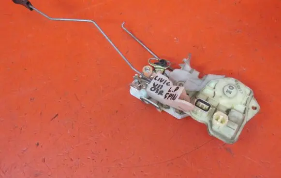 Honda Civic Front door lock CIVIC7ZAMEKLP