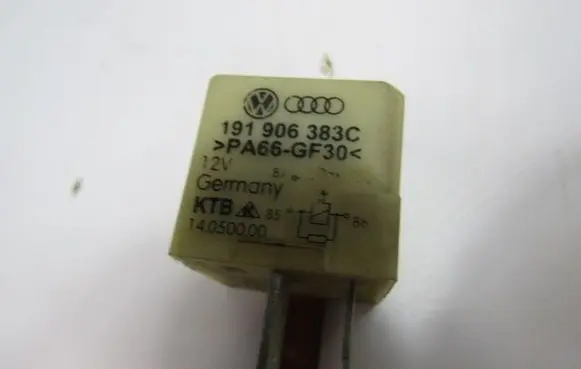 Volkswagen Golf IV Fuel pump relay 191906383C