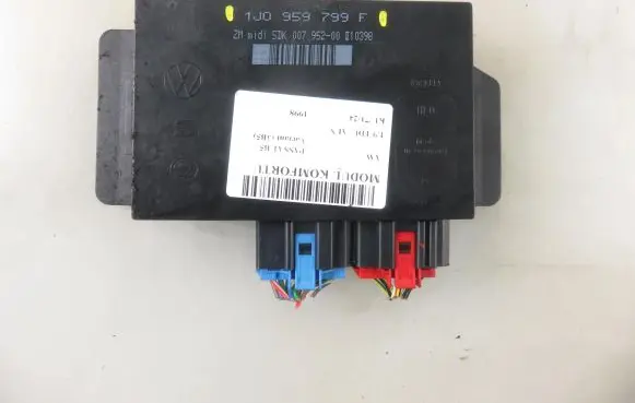 Volkswagen PASSAT B5 Central body control module 1J0959799F