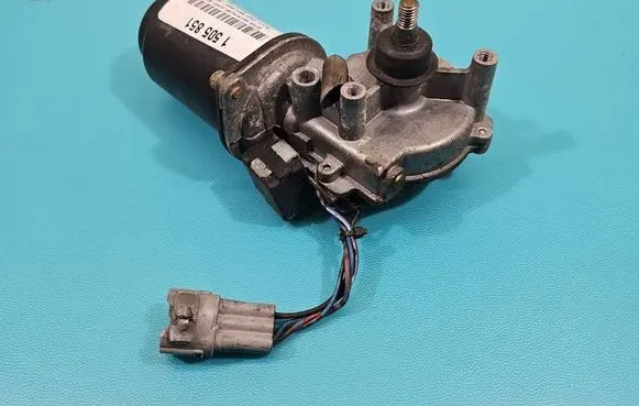 Suzuki Swift I Wiper motor IMPRK1505851