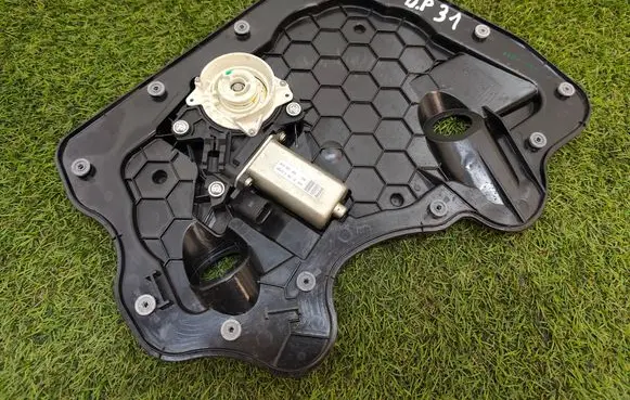 Audi A8 S8 D4 4H Rear door soft close latching motor 4F0837060