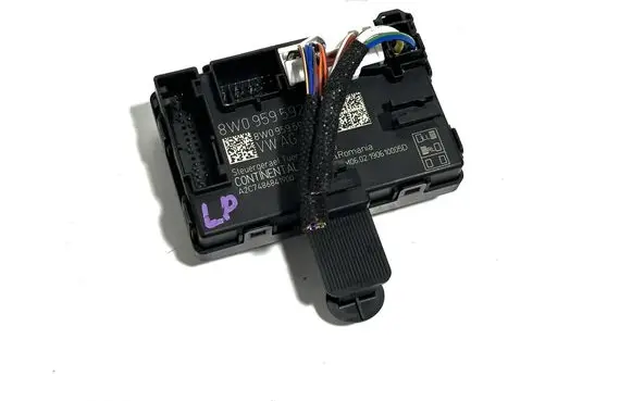 Audi A4 S4 B9 8W Door control unit/module 8W0959592H 44635