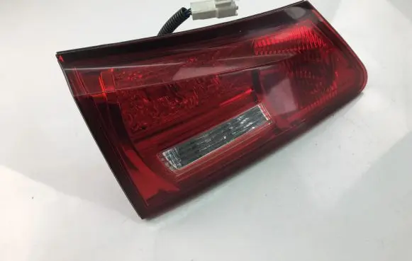 Lexus IS 220D-250-350 Tailgate rear/tail lights