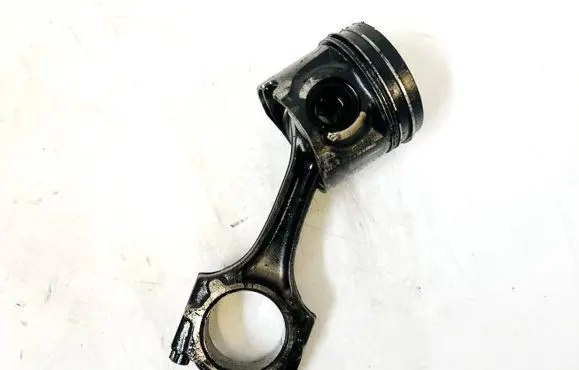 Toyota Avensis Verso Piston with connecting rod