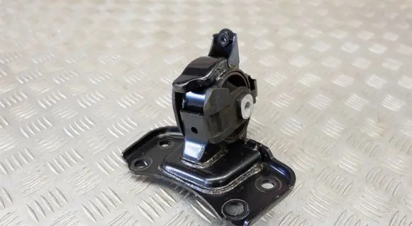 Lexus CT 200H Engine mount bracket 1237237190