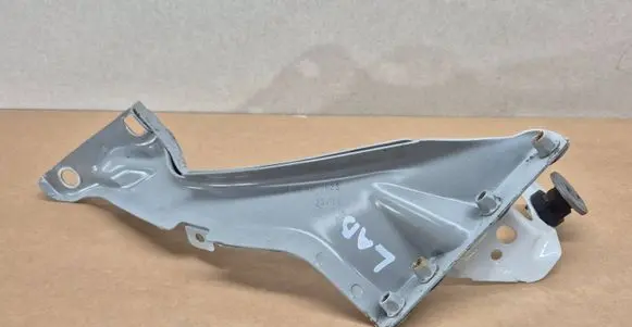 Audi A6 S6 C7 4G Fender mounting bracket 4G0805816