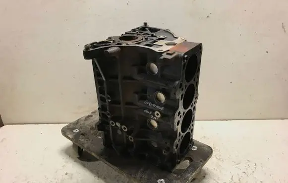 KIA Sportage Engine block XD20 06081608