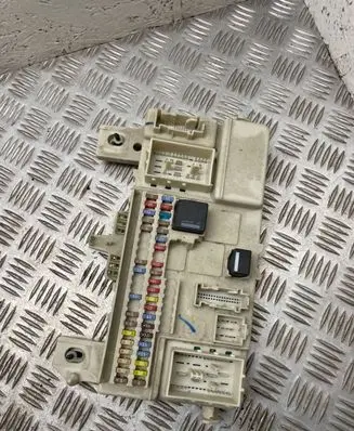 Volvo V50 Fuse module 31268178