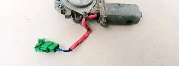Subaru Impreza I Front door window regulator motor