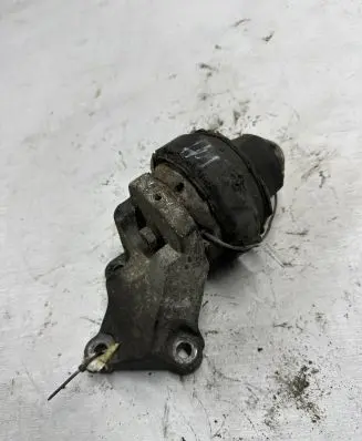 Volvo V70 Engine mount bracket 9485551