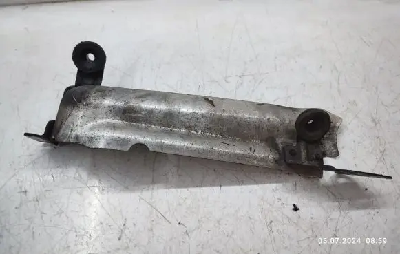 Mercedes-Benz ML W164 Heat shield in engine bay 