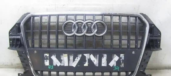 Audi Q3 8U Front bumper upper radiator grill 8U0853651H