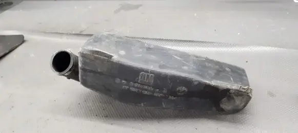 Opel Corsa B Intake resonator 