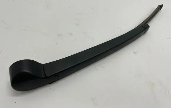 Volkswagen Golf Sportsvan Rear wiper blade arm