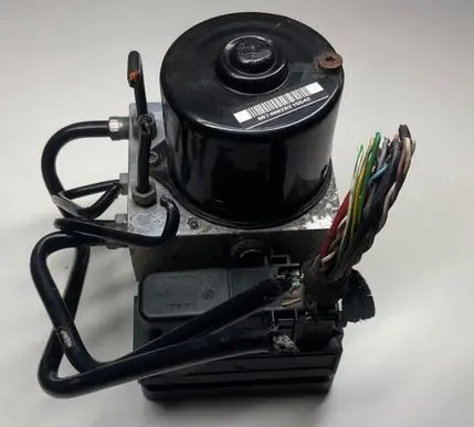 Volvo V50 ABS Pump 30672506 4N512C405EB